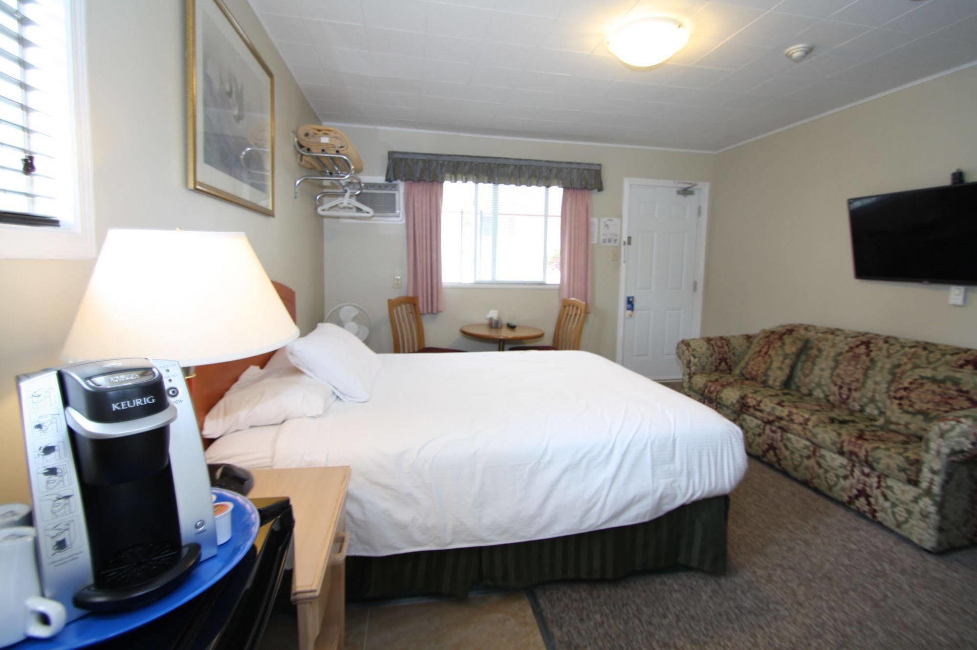 Harrison Spa Motel Harrison Hot Springs Exterior foto